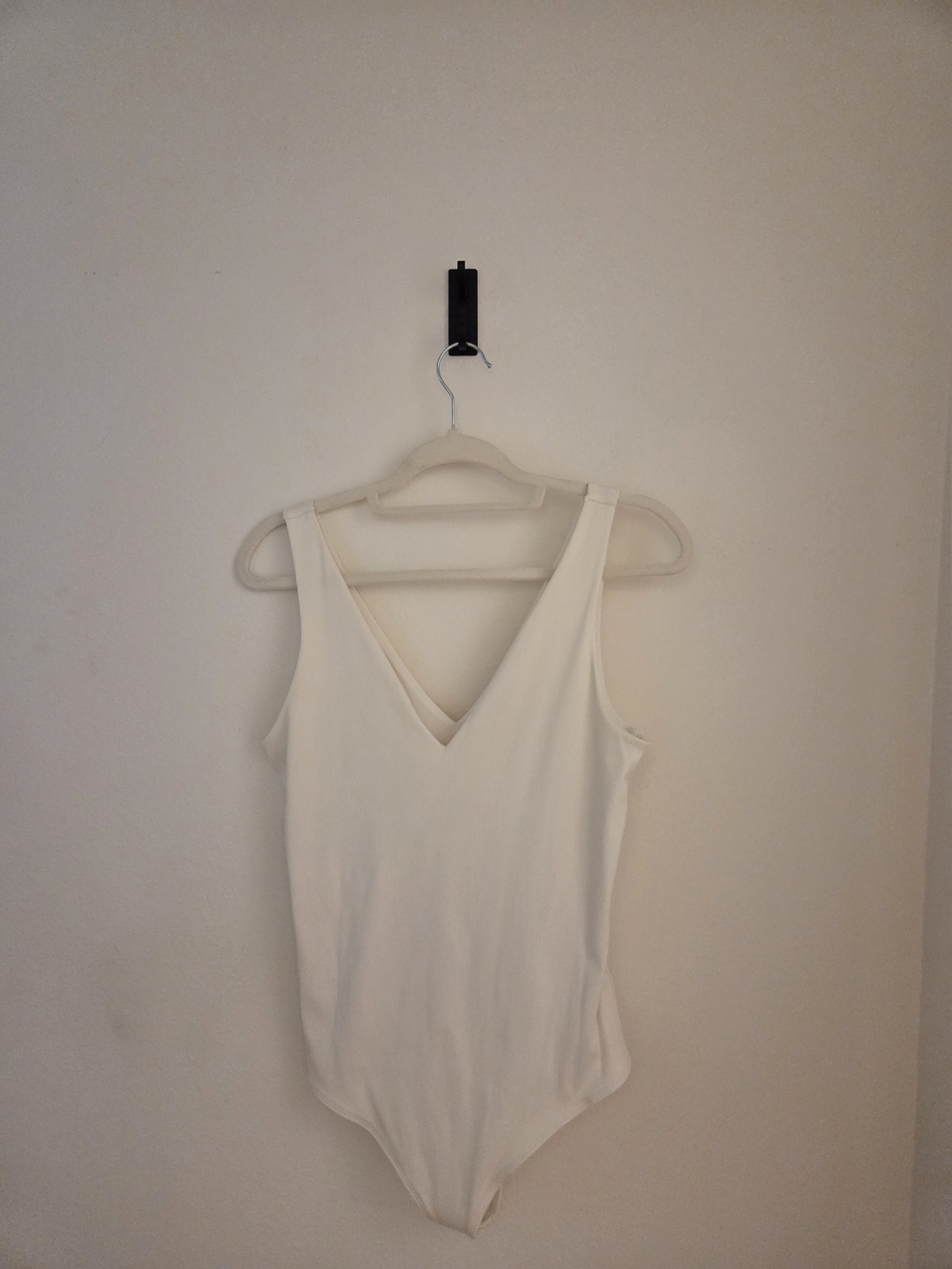 Express Cream V-Neck Sleeveless Bodysuit